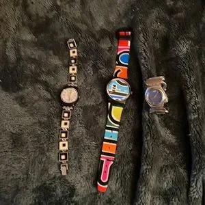 Swatch | Accessories | Three Used Swatch Watches Hardly Used  display picture 3
